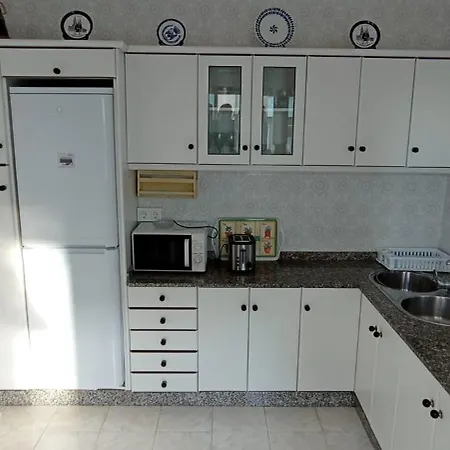 Vakantiehuis Ensan Ciprian Casa En 1ª Linea De Playa San Cibrao